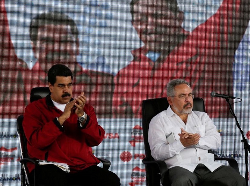 Nelson Martínez junto a Nicolás Maduro