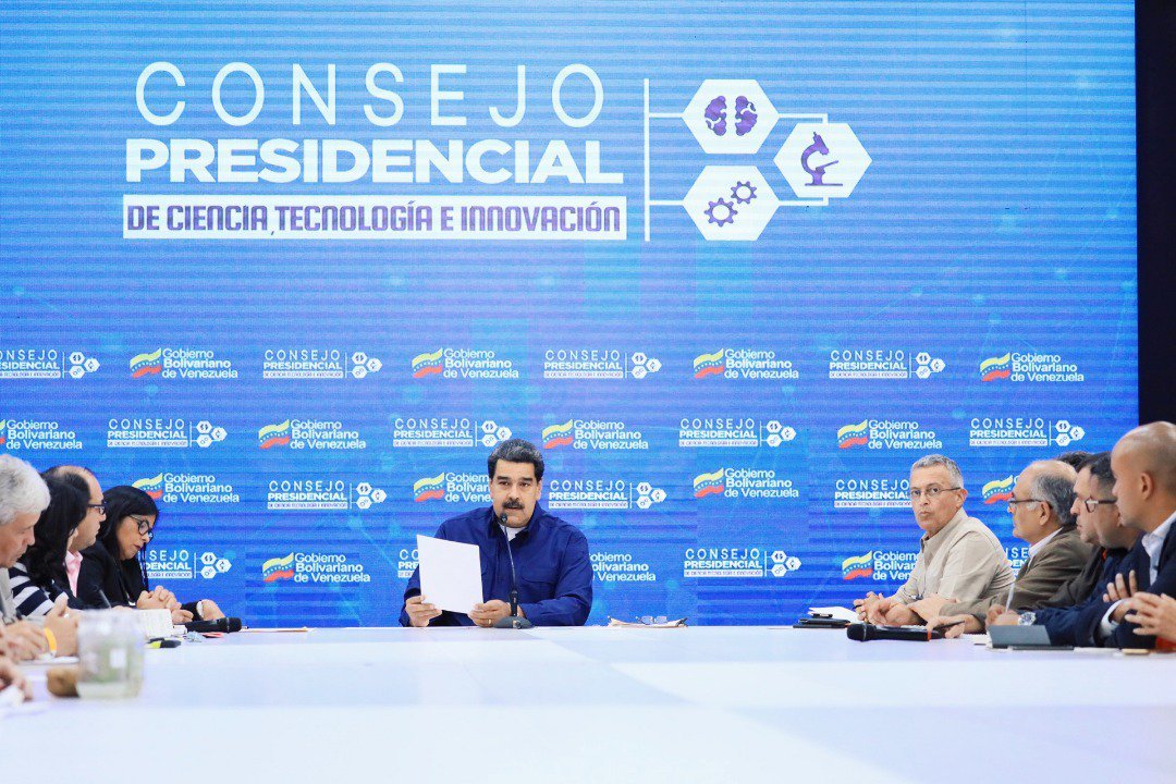 Nicolás Maduro anunció el arribo de 300 toneladas de medicamentos al país.