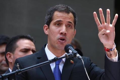 TSJ Oficialista inhabilitó a Juan Guaidó. EPA/Rayner Pena