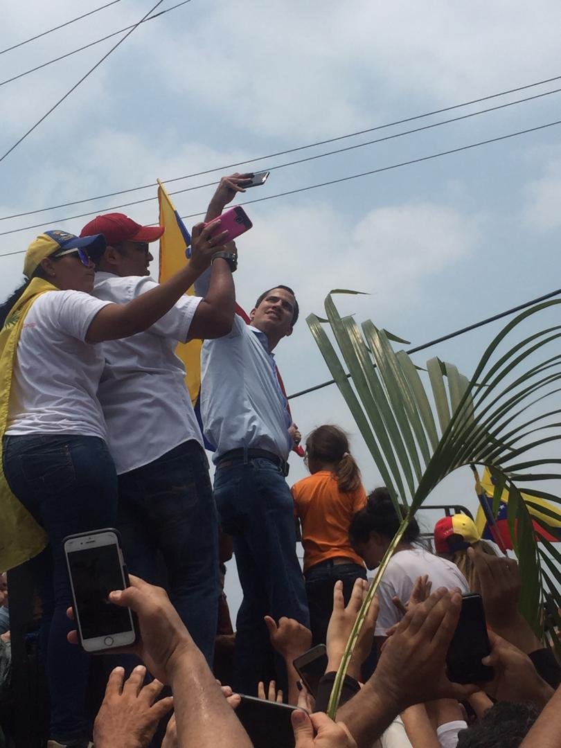 Celebrando el domingo de Ramos, Juan Guaidó estuvo en el Zulia.
