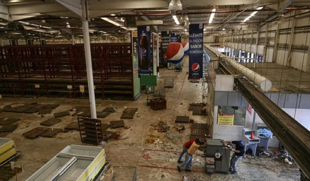 La sede de distribucion de Pepsi Cola en Cabimas fue saqueada