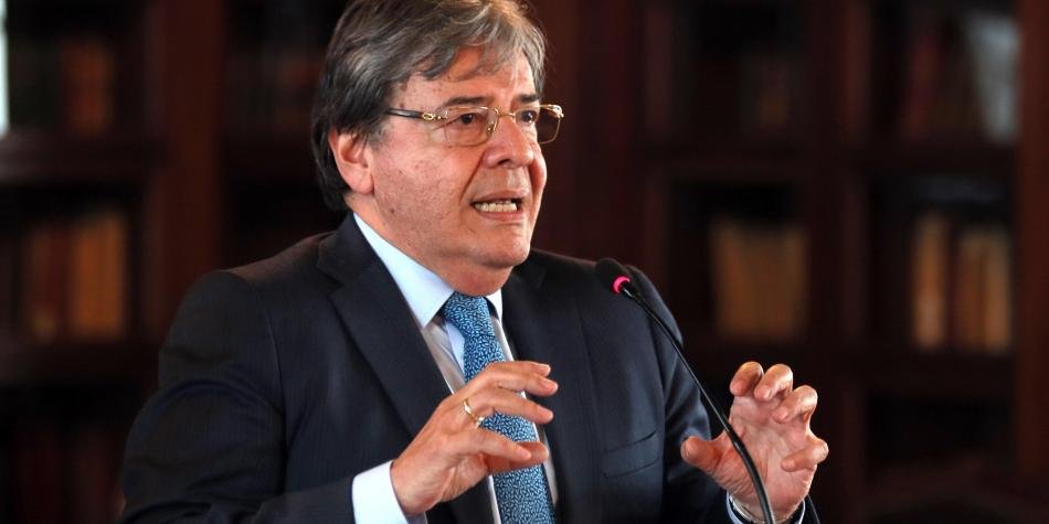 El gobierno colombiano pide ayuda para manejar la migración venezolana