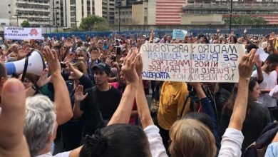 Los maestros venezolanos exigen un salario digno