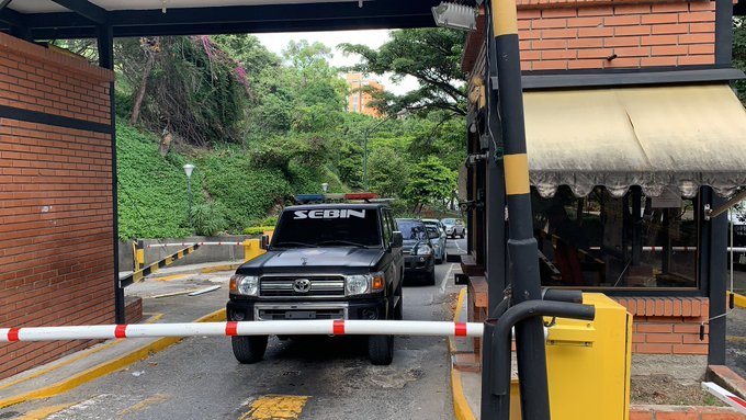 Imágen tomada por la esposa de Juan Guaidó, quien denunció acoso por parte del sebin en contra de su persona