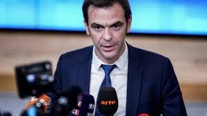 El ministro de Salud de Francia, Olivier Véran, advirtió que "tomar medicamentos antiinflamatorios" como el ibuprofeno o la cortisona "podría ser un factor en el empeoramiento de la infección".