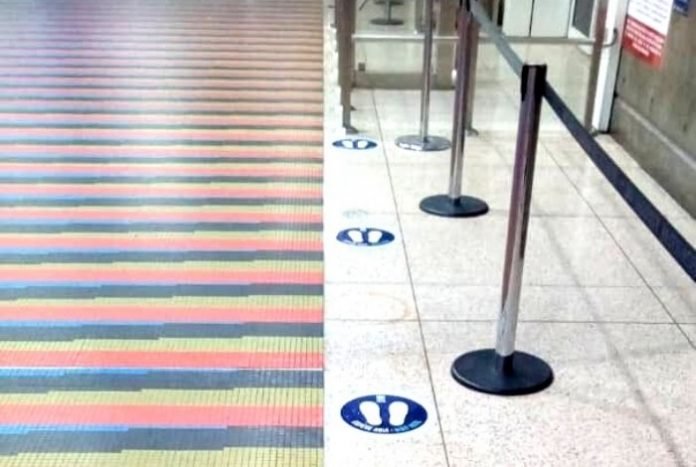 Las instalaciones del aeropuerto internacional de maiquetía están siendo acondicionadas para reanudar sus  vuelos y actividades comerciales.