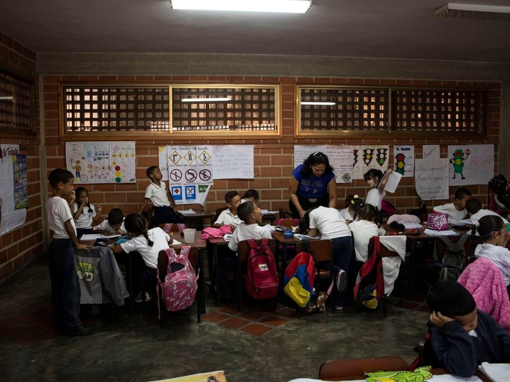 Las clases presenciales podrían retrasarse debido a la evolución de la variante brasilera del covid-19