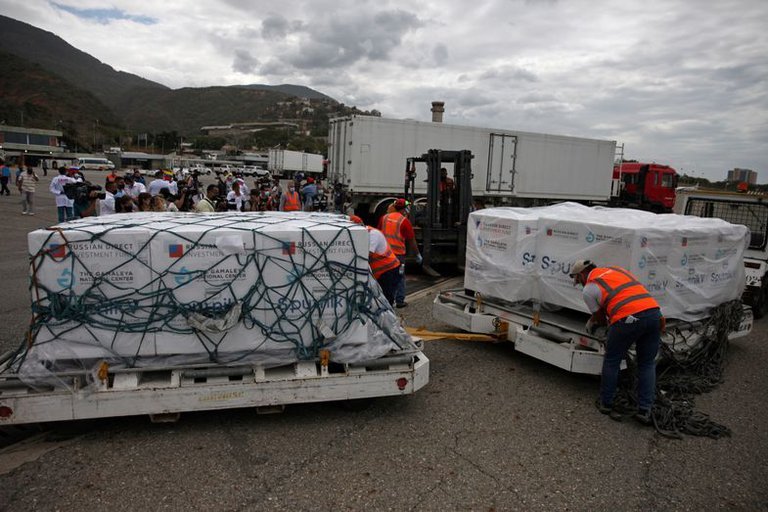 Las vacunas Sputnik V serán utilizadas para inmunizar al personal sanitario venezolano, indican representantes del gobierno bolivariano